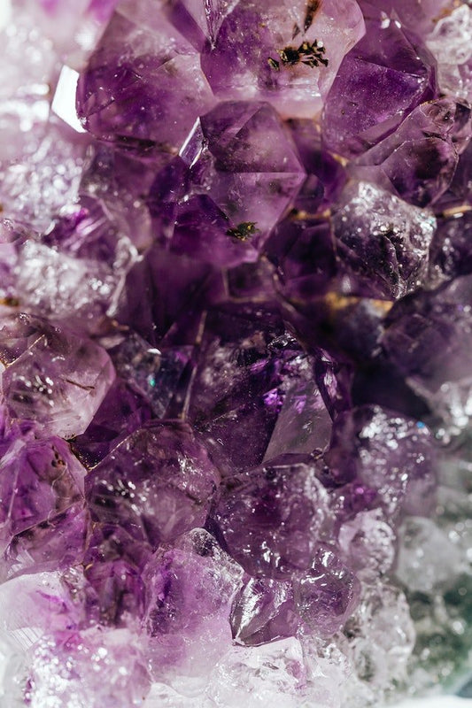 Unveiling Nature's Hidden Art: Scotland's Enigmatic Amethyst Caves and Walls - s o l i s t i a l