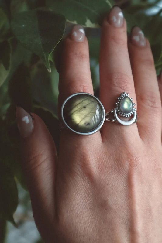 Unveiling the Mystique of Green Labradorite: A Gem of Nature - s o l i s t i a l