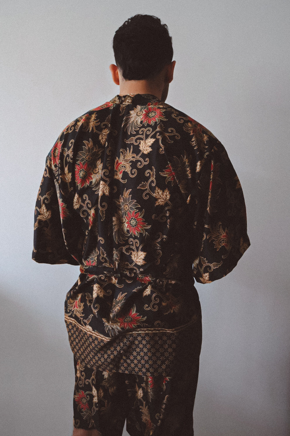 Black Gold Floral Silk Kimono Shorts Set Mens