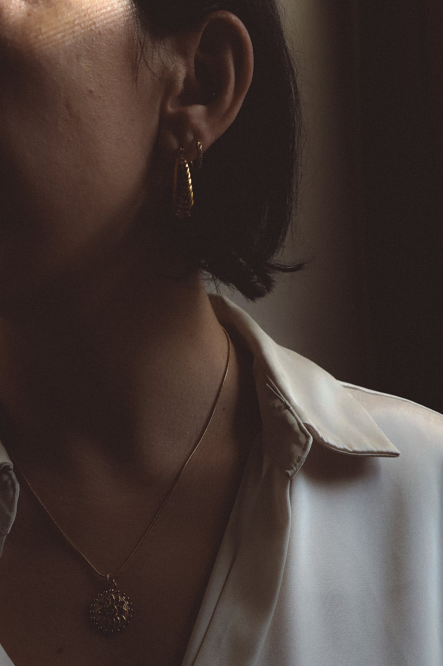 CONCH Hoop Earrings Gold