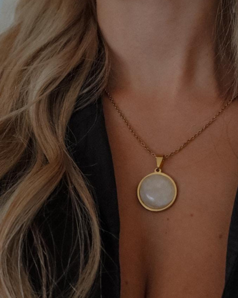 SAYA Rainbow Moonstone Pendant Necklace Silver