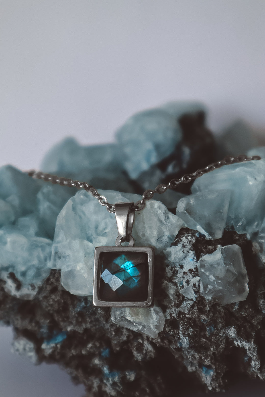 VARG Blue Labradorite Square Necklace Silver