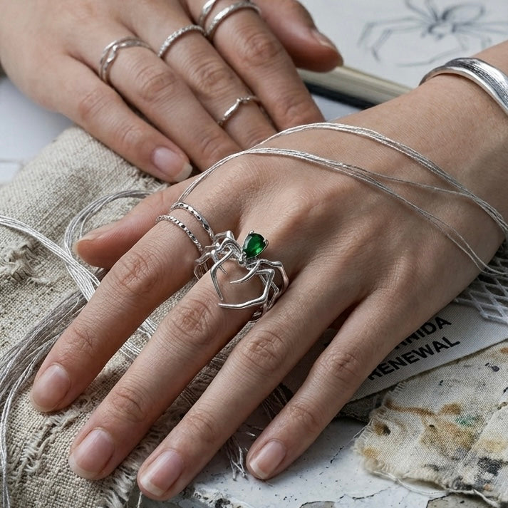 ARACHNE Green Cubic Zirconia Spider Ring Silver