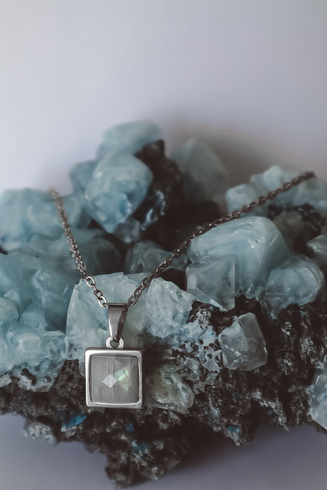 VARG Rainbow Moonstone Square Necklace Silver