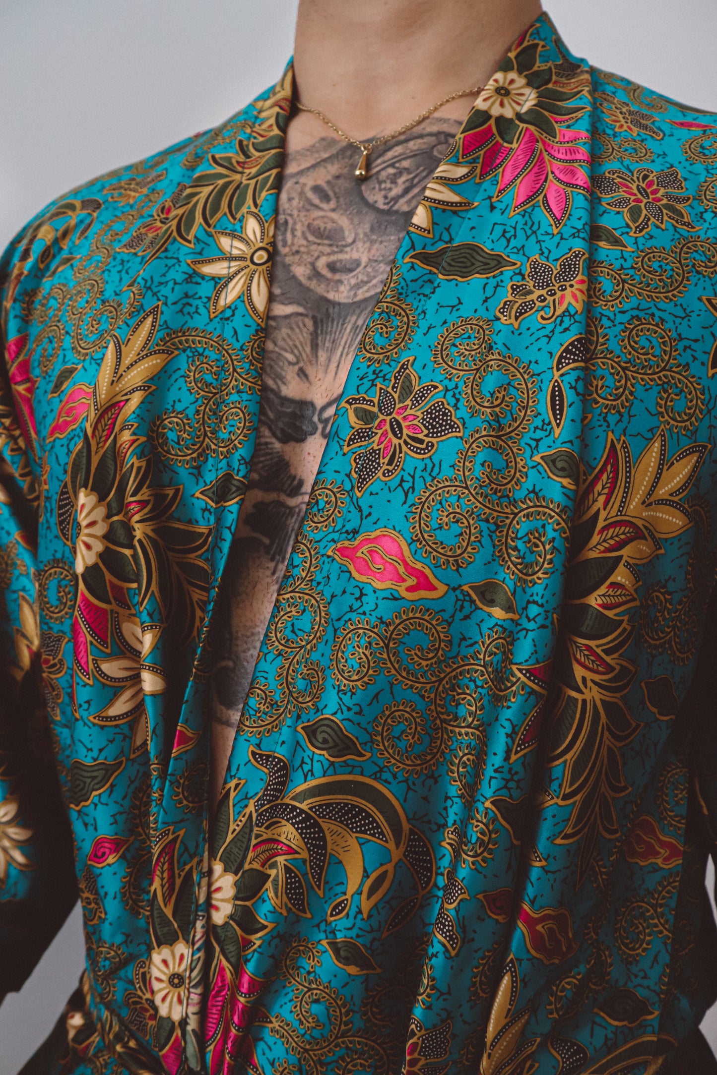 Ensemble kimono et short en soie bleu sarcelle pour homme