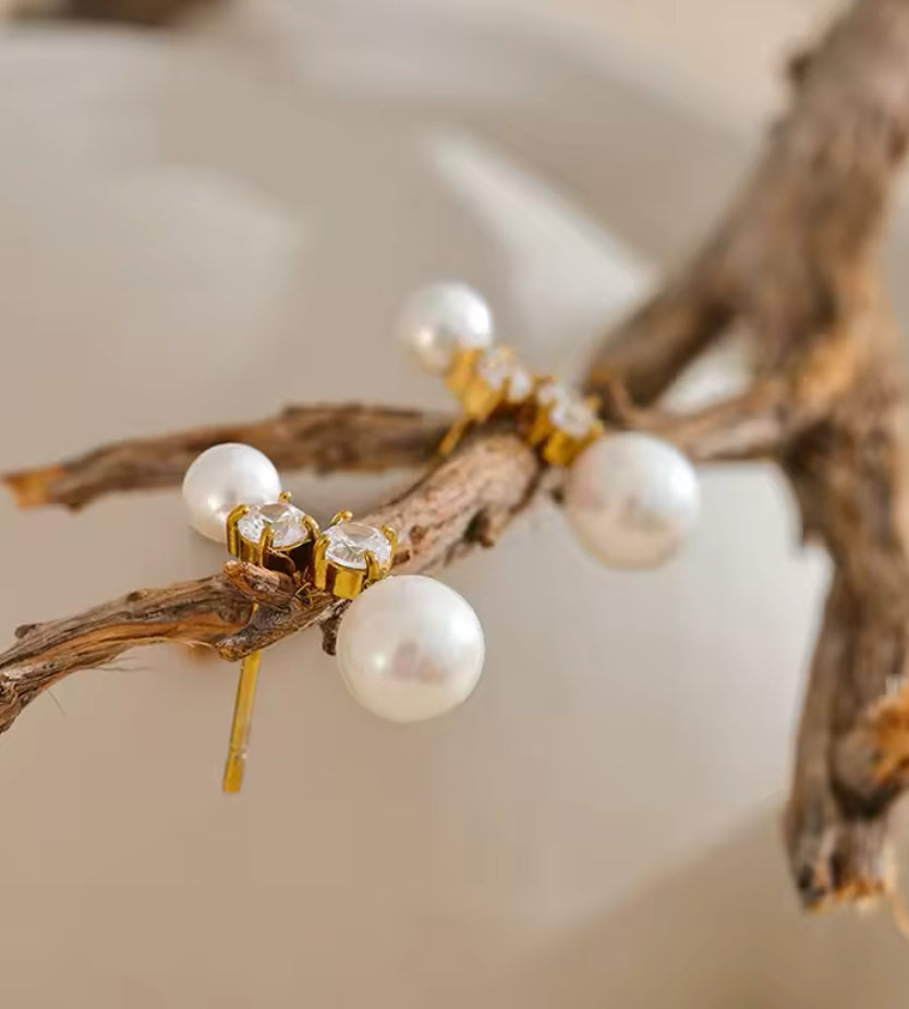 Boucles d'oreilles délicates en or, zircon et perles PRÉCIEUSES