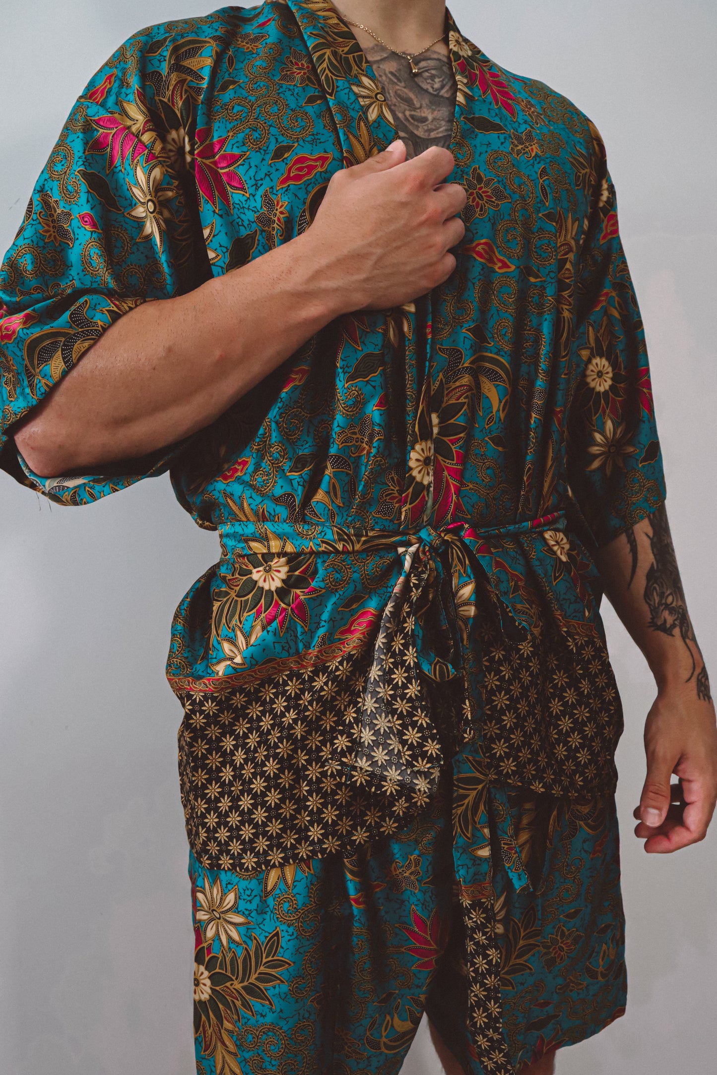 Ensemble kimono et short en soie bleu sarcelle pour homme