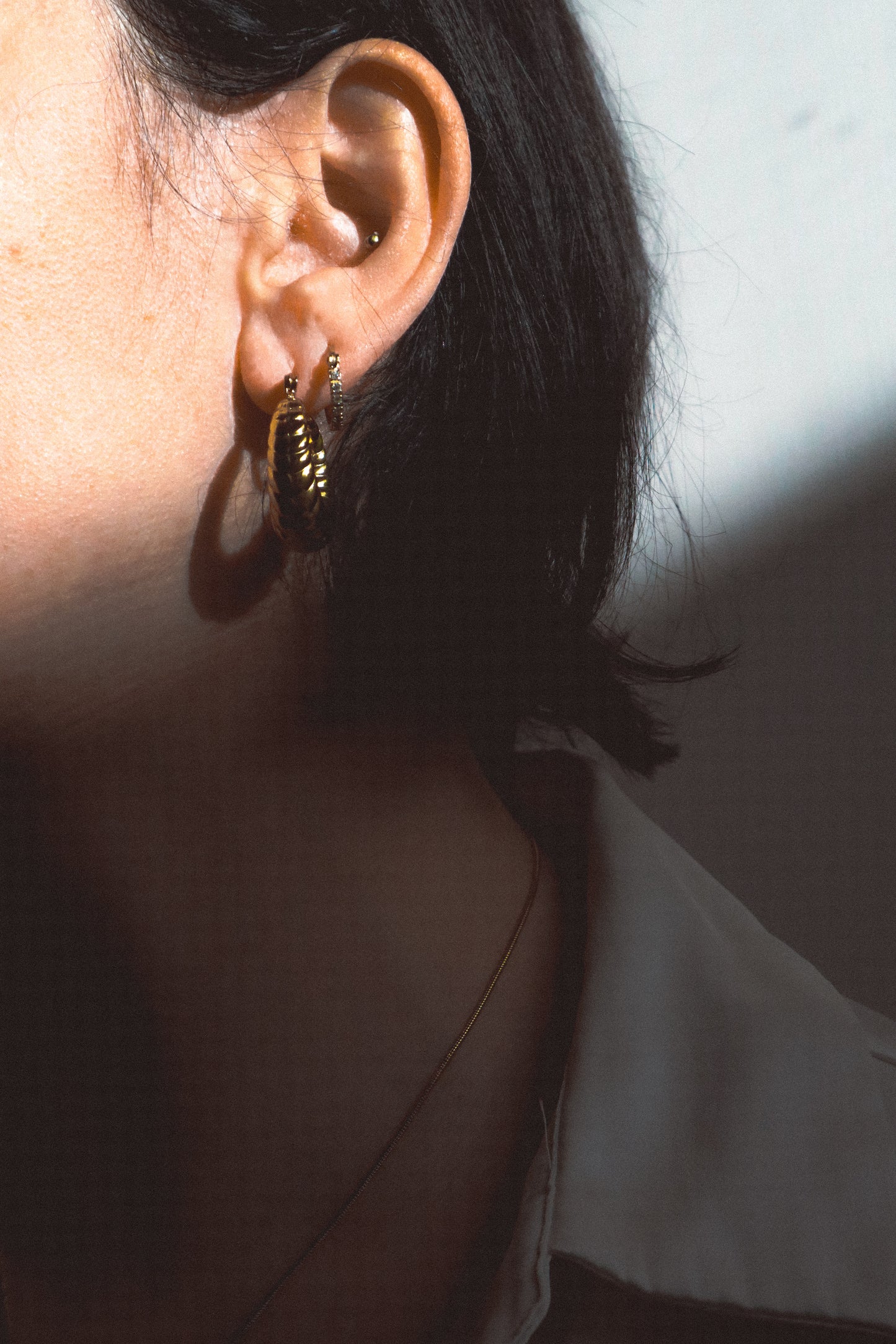 CONCH Hoop Earrings Gold