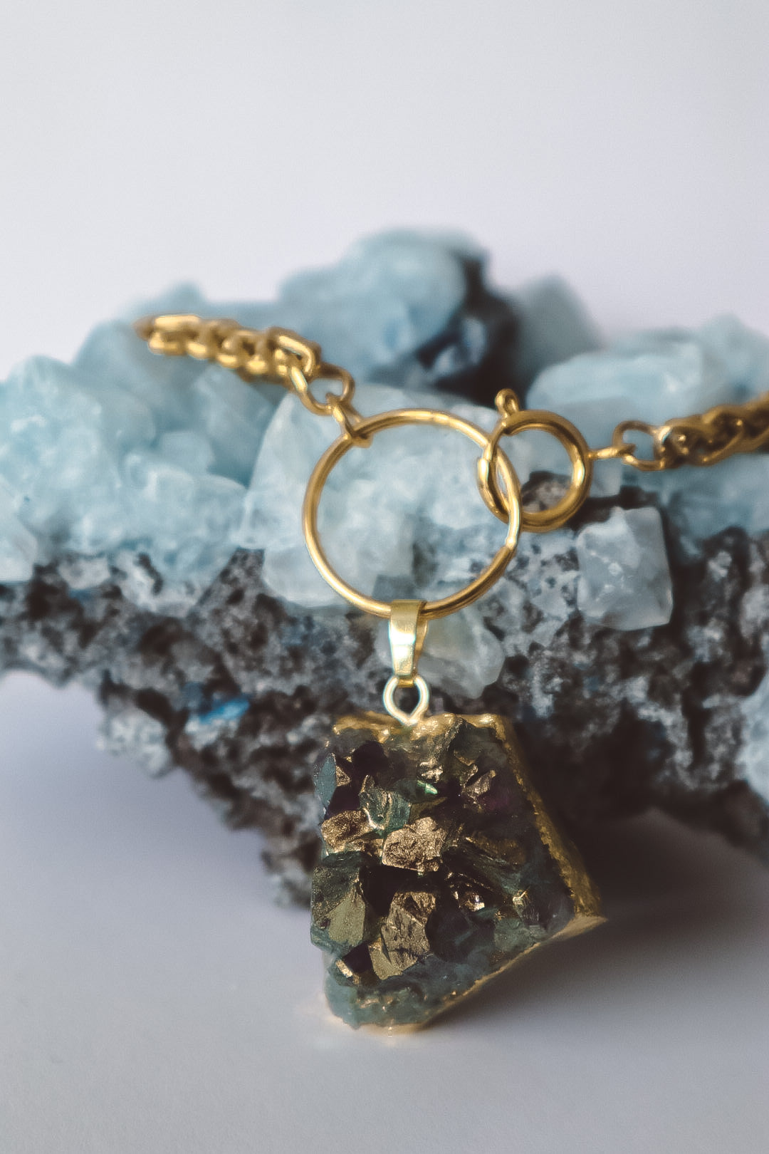 Collier Titane Quartz X Macramé Noir