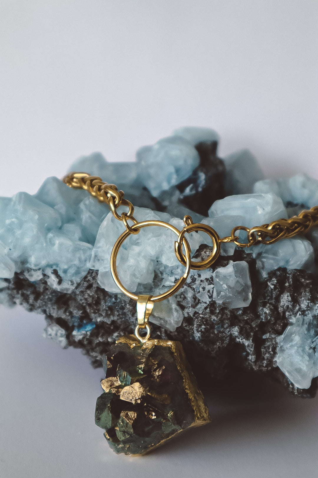 Collier Titane Quartz X Macramé Noir