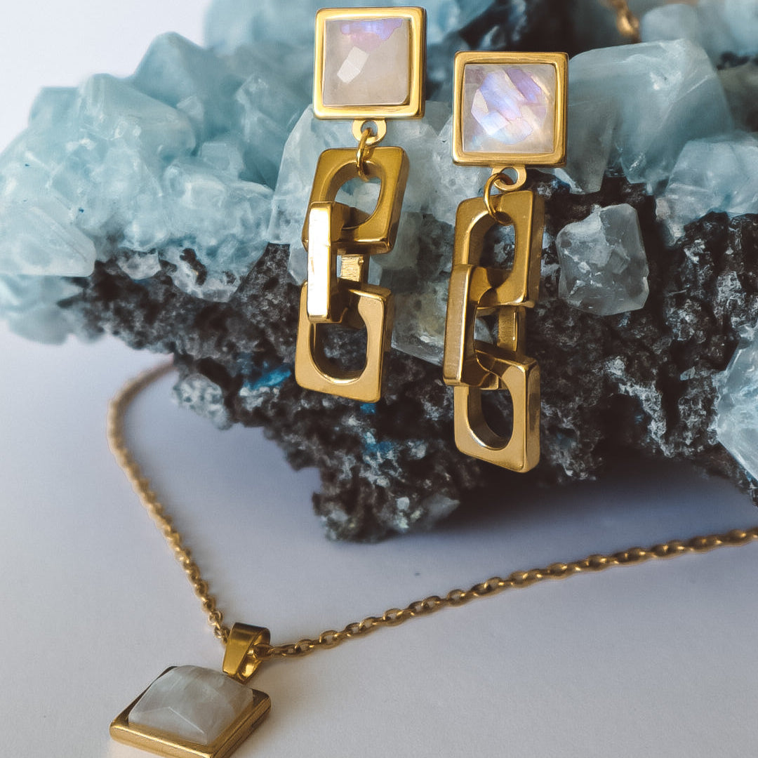 VARG Rainbow Moonstone Square Pendant Necklace - Gold