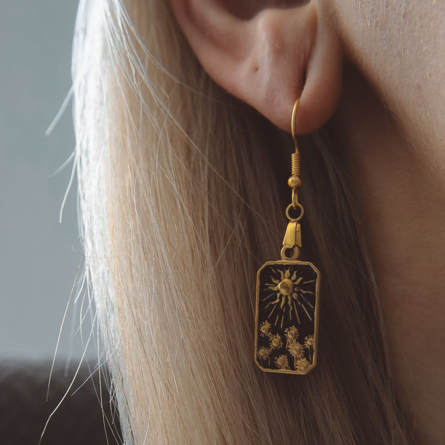 SOLBLOOM Sun Sunflowers Charm Earrings Gold
