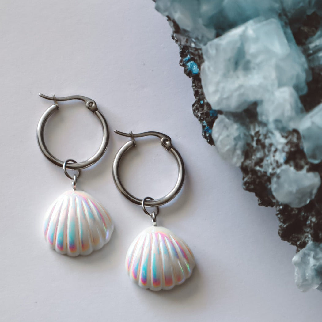 Seashell Aura Huggie Hoop Earrings Silver, white mermaid core jewelry, ocean inspired syle, handmade shell earrings, summer jewellery, mermaidcore earrings, jewelry made with shells, festival jewelry, festival earrings