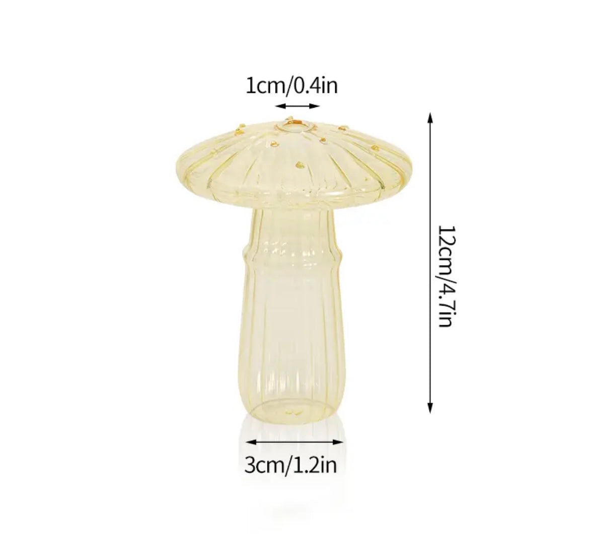 Vase en verre à décor de champignons