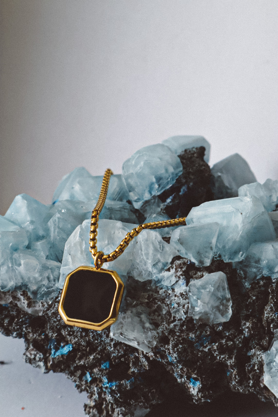 Collier Chaîne à Pendentif En Émail - Or