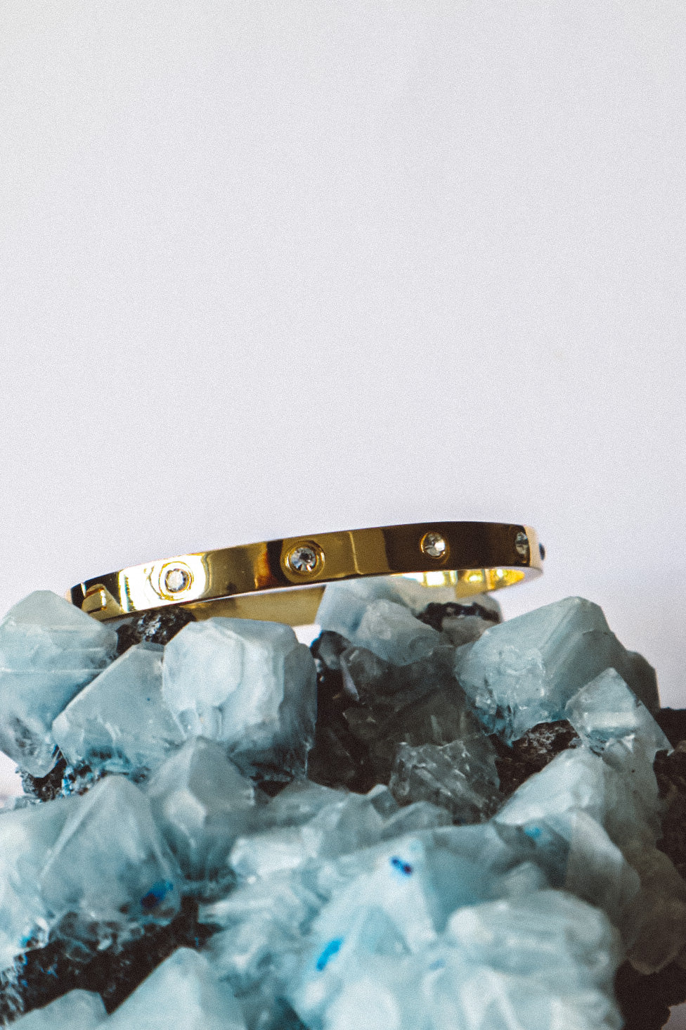 Zircon Solid Bangle Bracelet - Gold