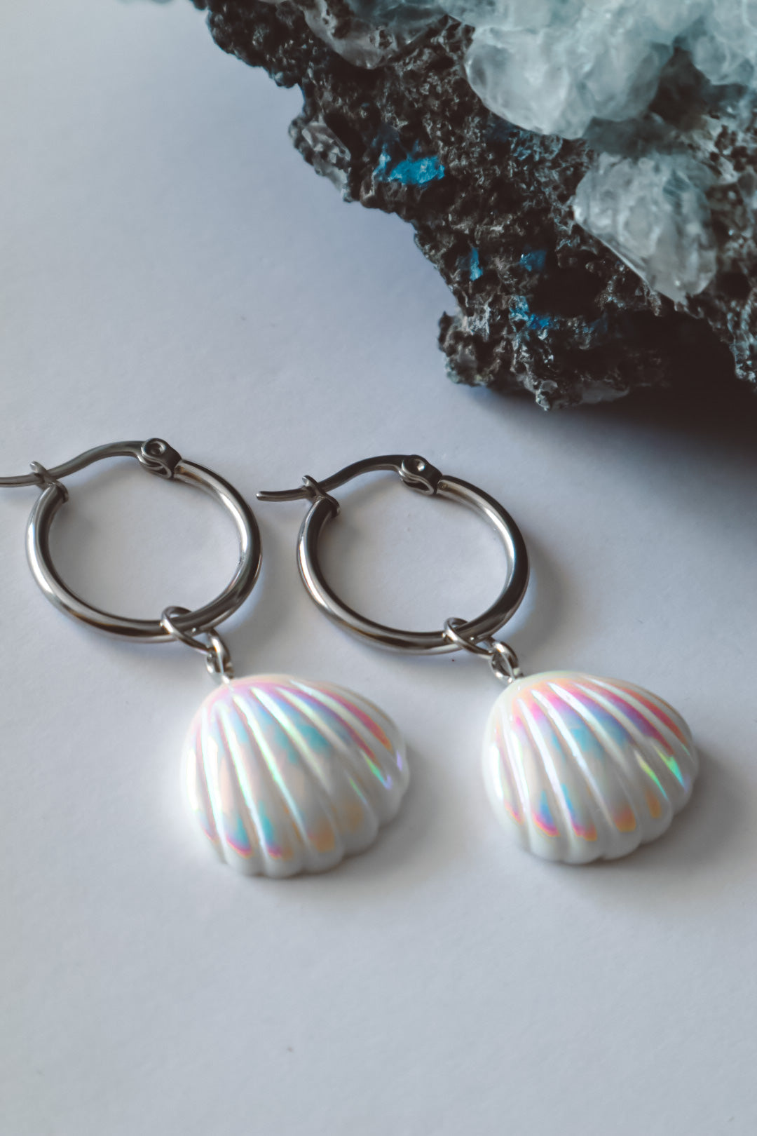 Seashell Aura Huggie Hoop Earrings Silver, white mermaid core jewelry, ocean inspired syle, handmade shell earrings, summer jewellery, mermaidcore earrings, jewelry made with shells, festival jewelry, festival earrings