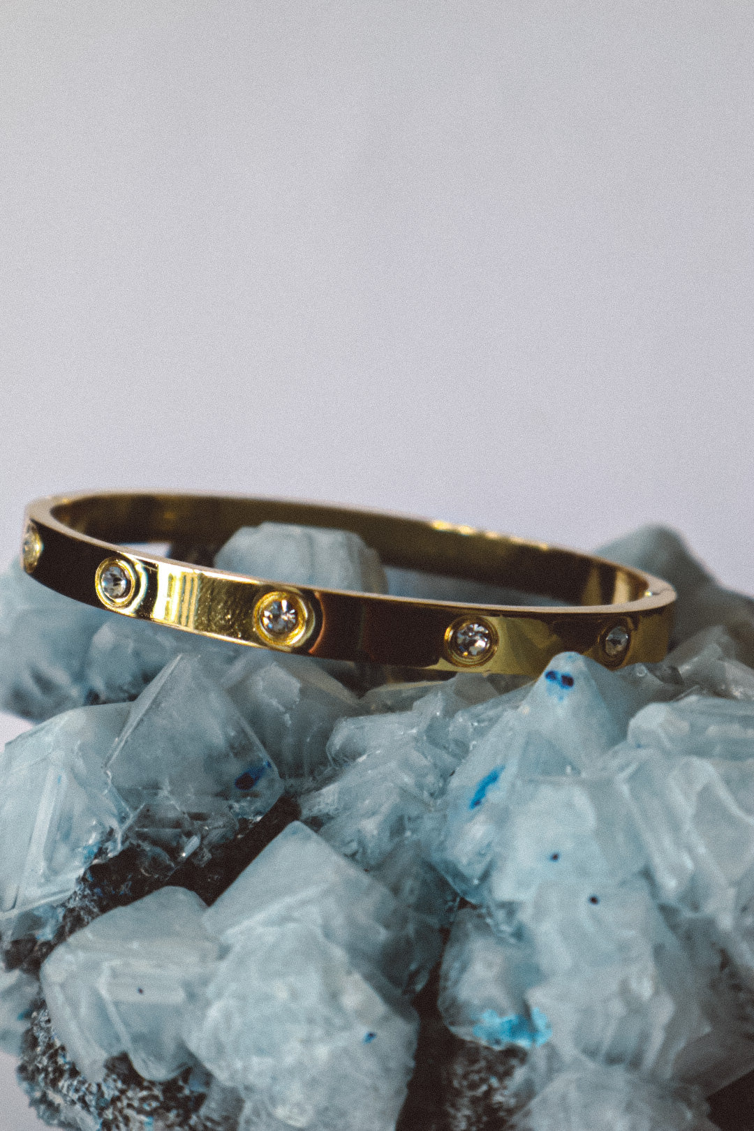 Zircon Solid Bangle Bracelet - Gold