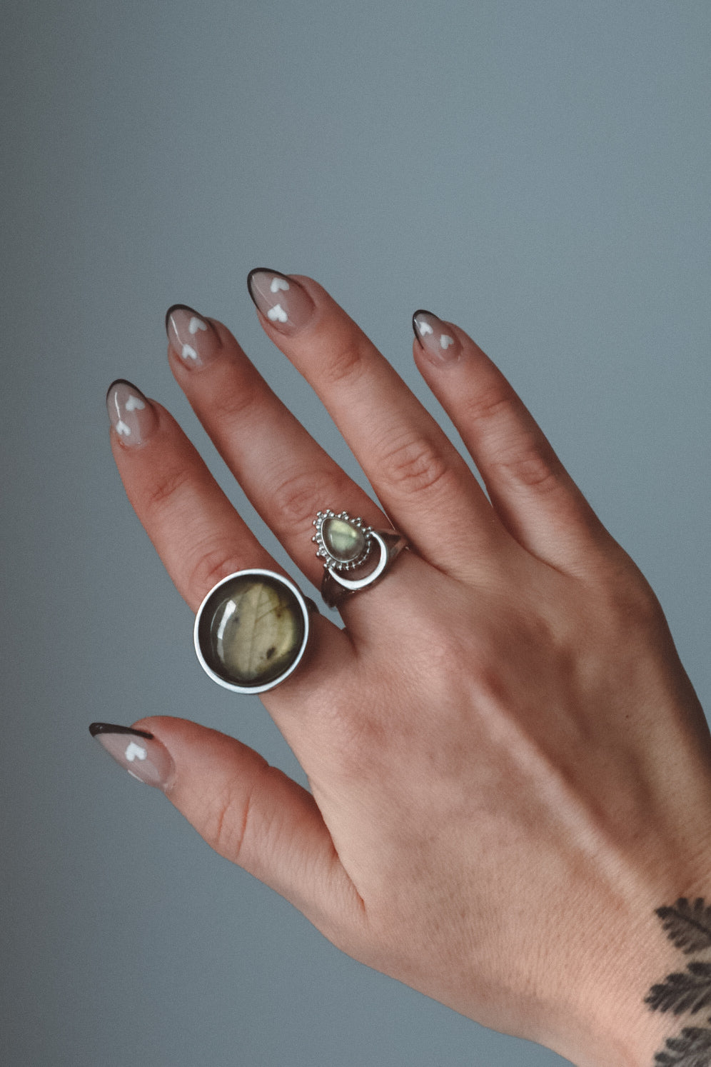 labradorite jewelry , labradorite ring , green labradorite meaning, labradorite benefits, labradorite engagement rings, labradorite gemstone rings,
