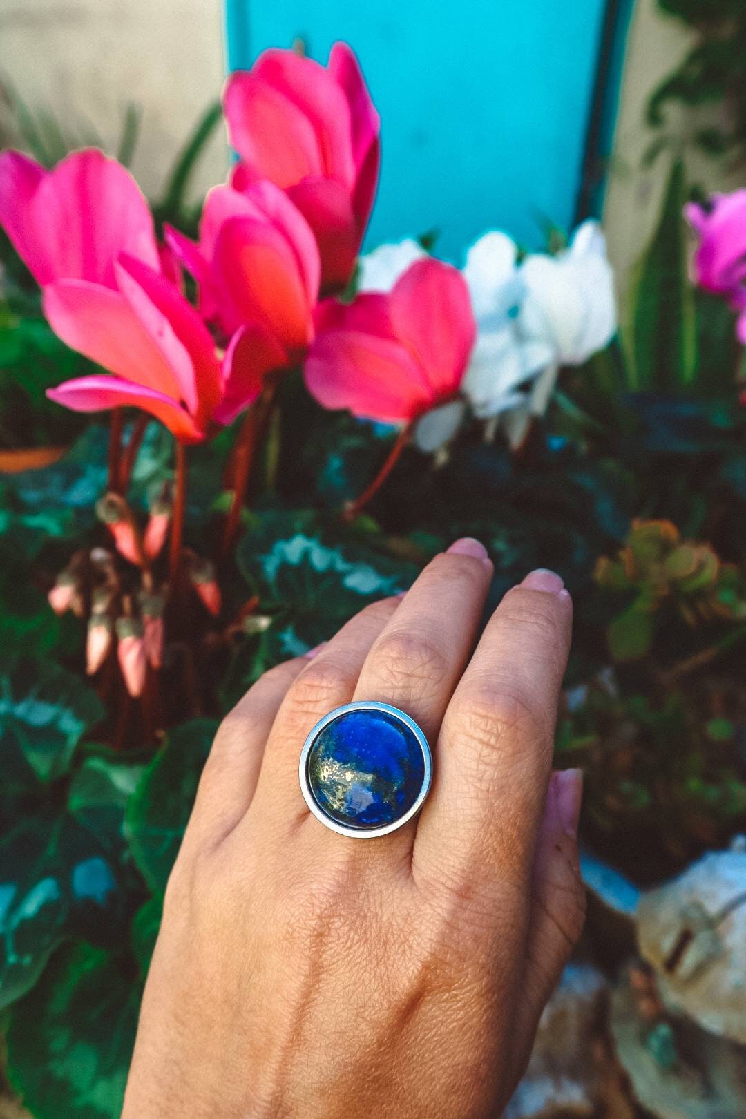 Bague de déclaration AYA en lapis-lazuli et argent