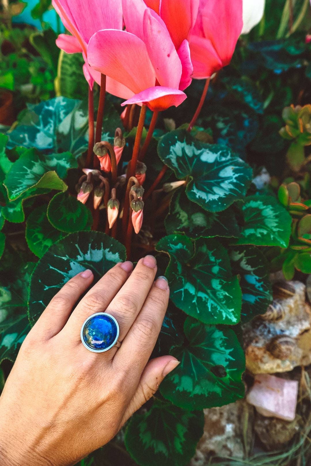 Bague de déclaration AYA en lapis-lazuli et argent