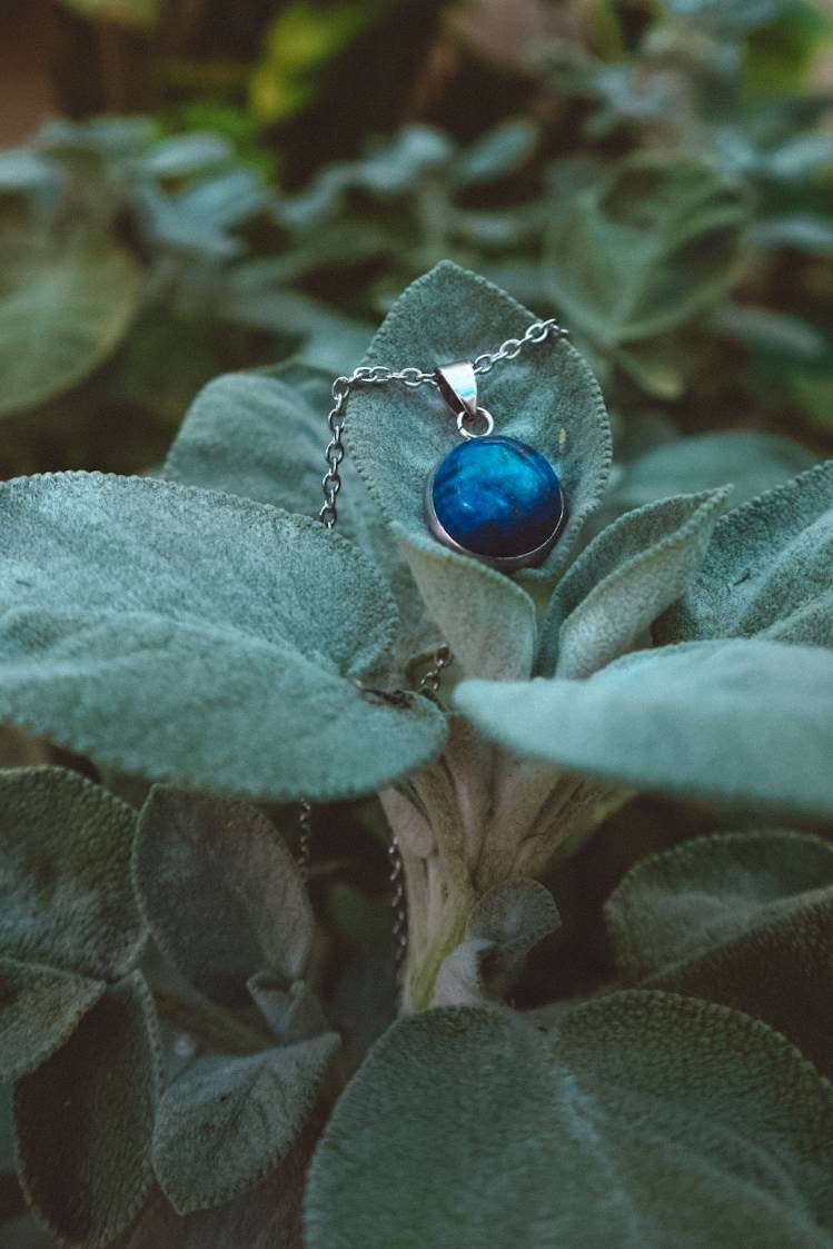 Collier délicat DAYA en lapis-lazuli et argent