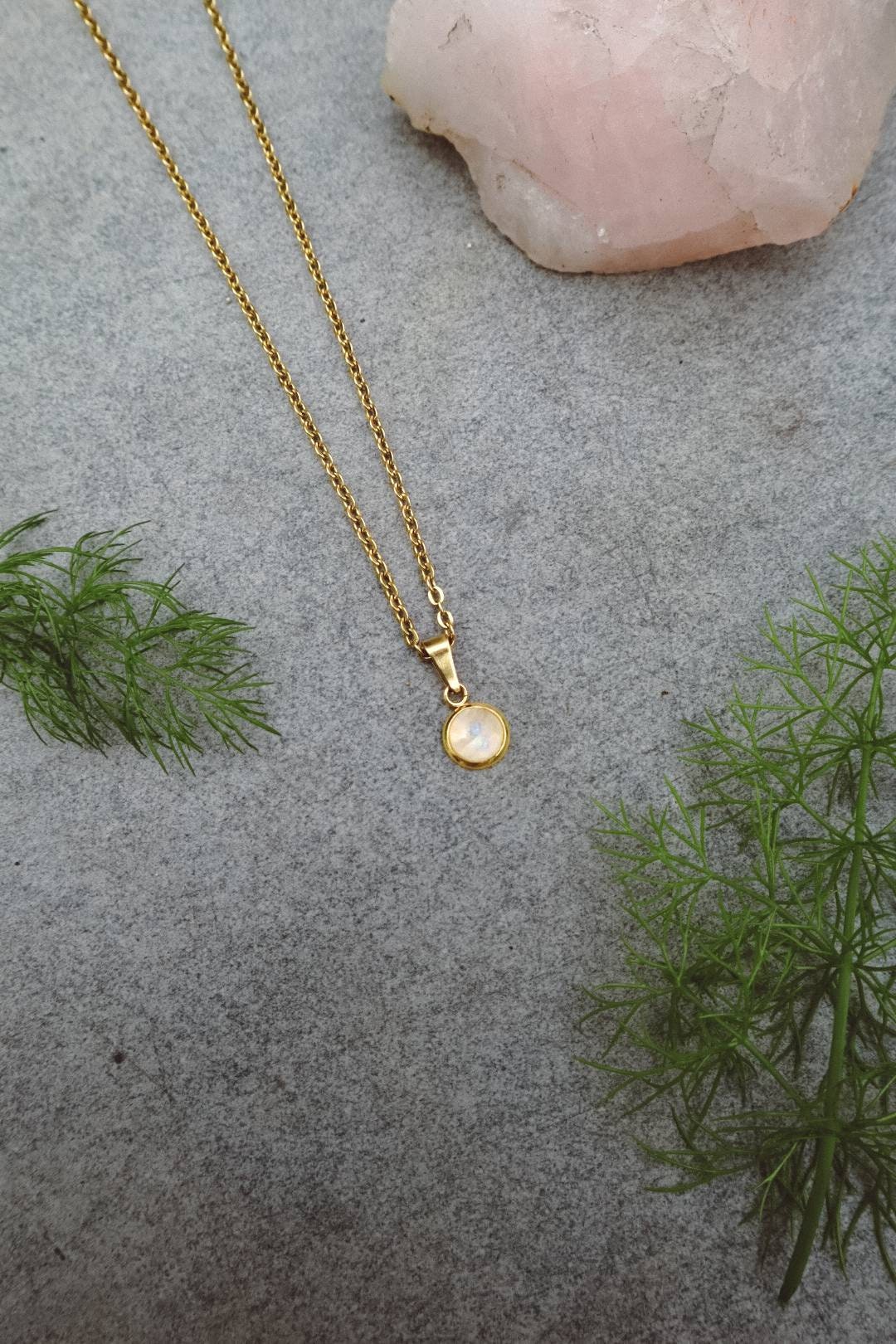 Moonstone Dainty Pendant Necklace - Gold