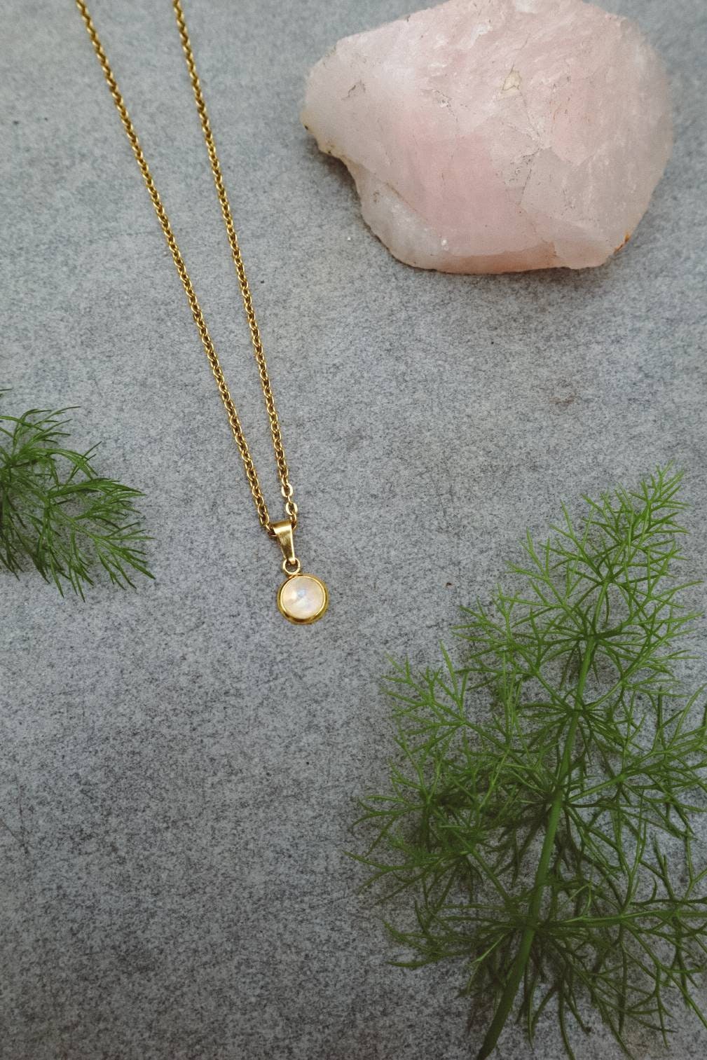 Moonstone Dainty Pendant Necklace - Gold