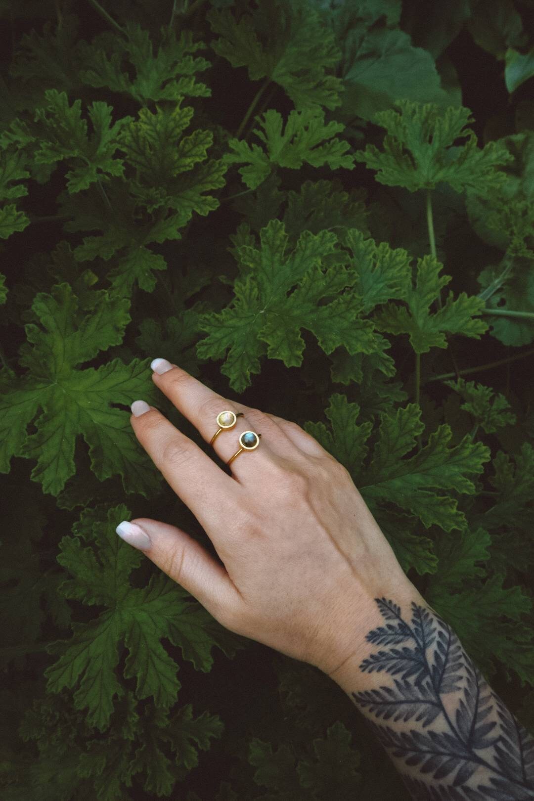 ODESSA Rainbow Moonstone Ring Gold