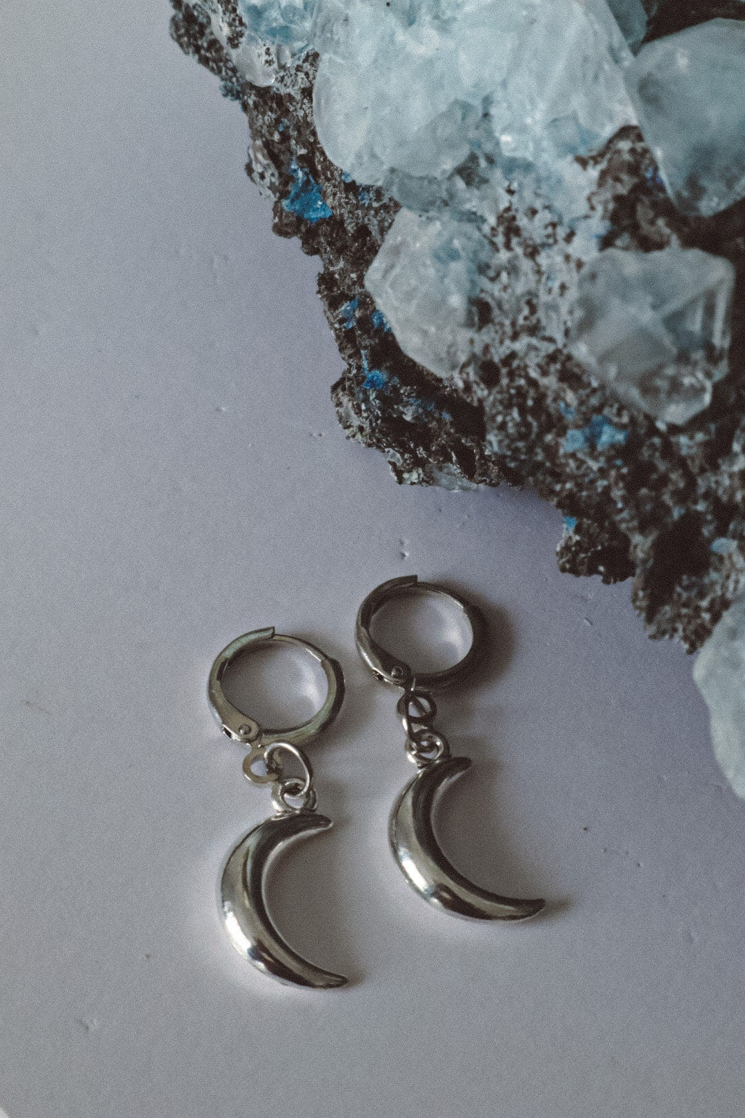 Boucles d'Oreilles Pendantes Dainty Lune - Argent