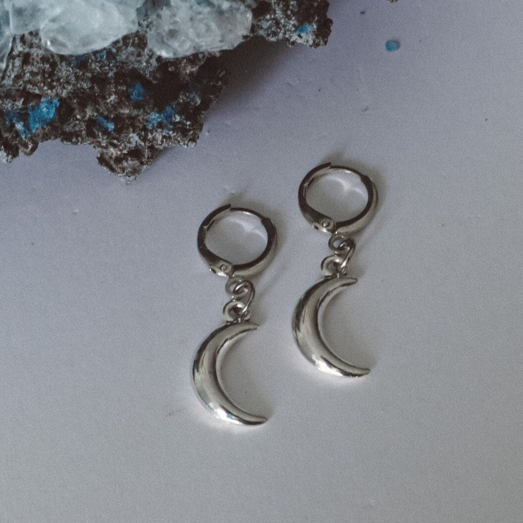 Boucles d'Oreilles Pendantes Dainty Lune - Argent