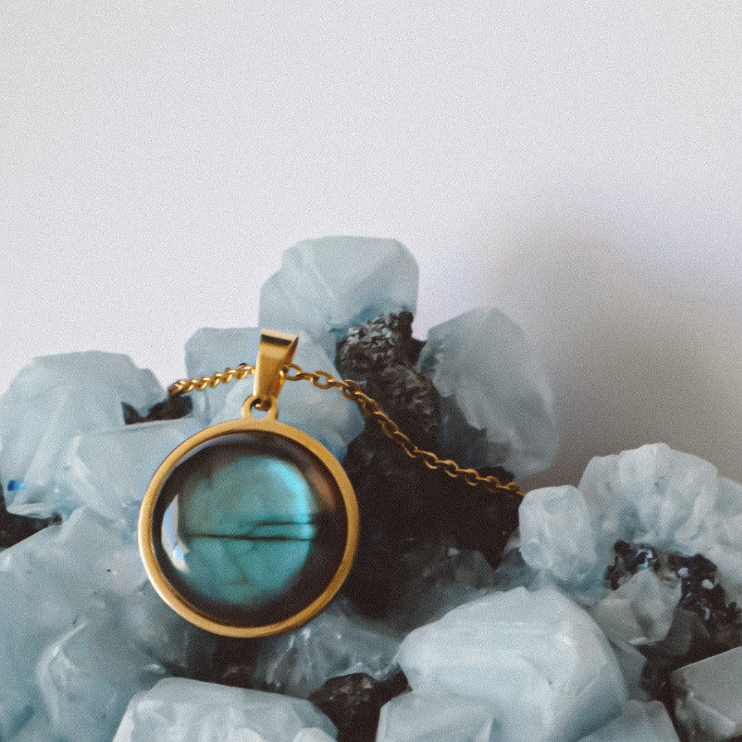 Blue Labradorite Statement Pendant Necklace - Gold