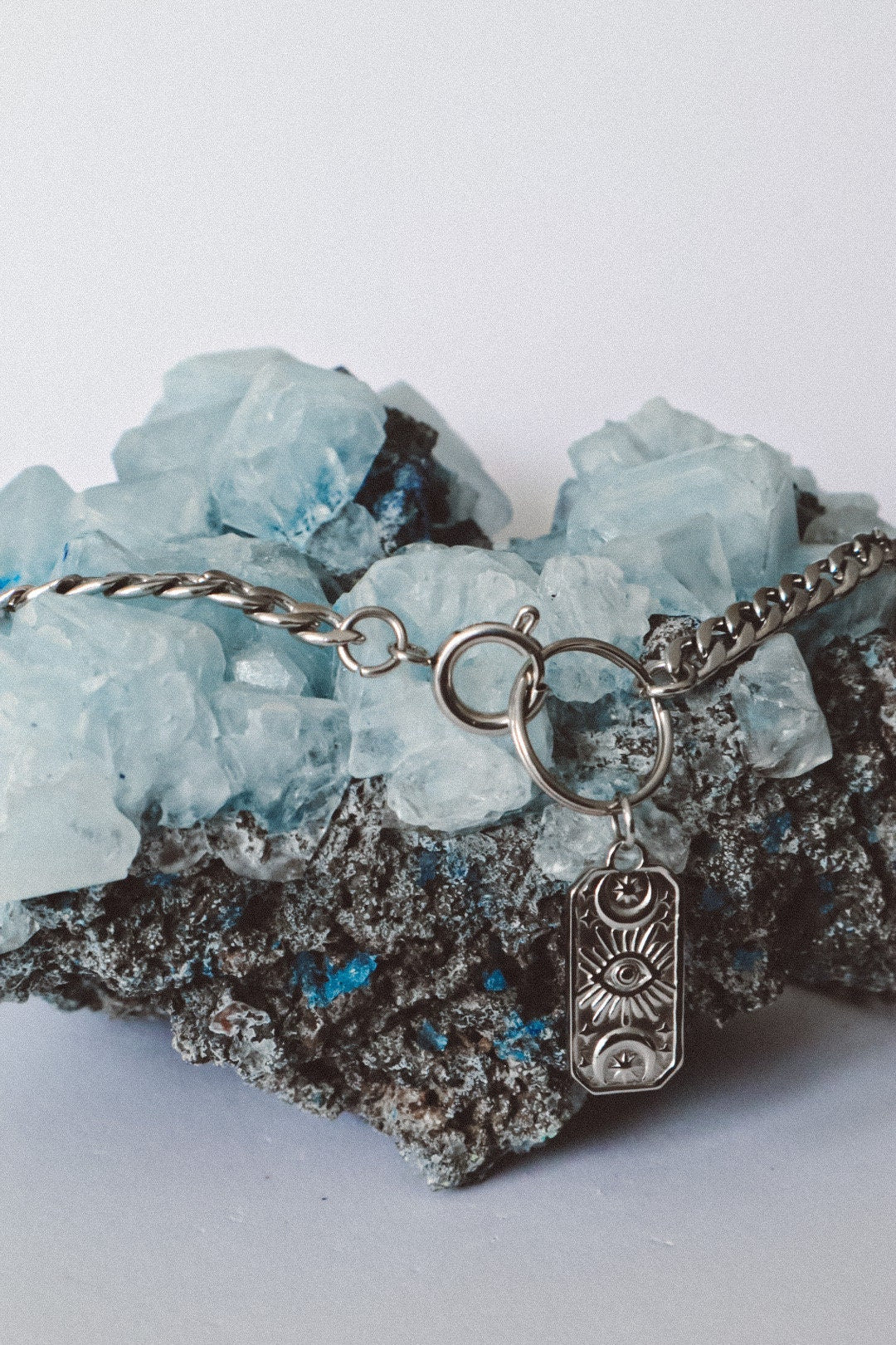 Collier ras du cou en argent avec anneau en O et chaîne gourmette Lunar Gaze