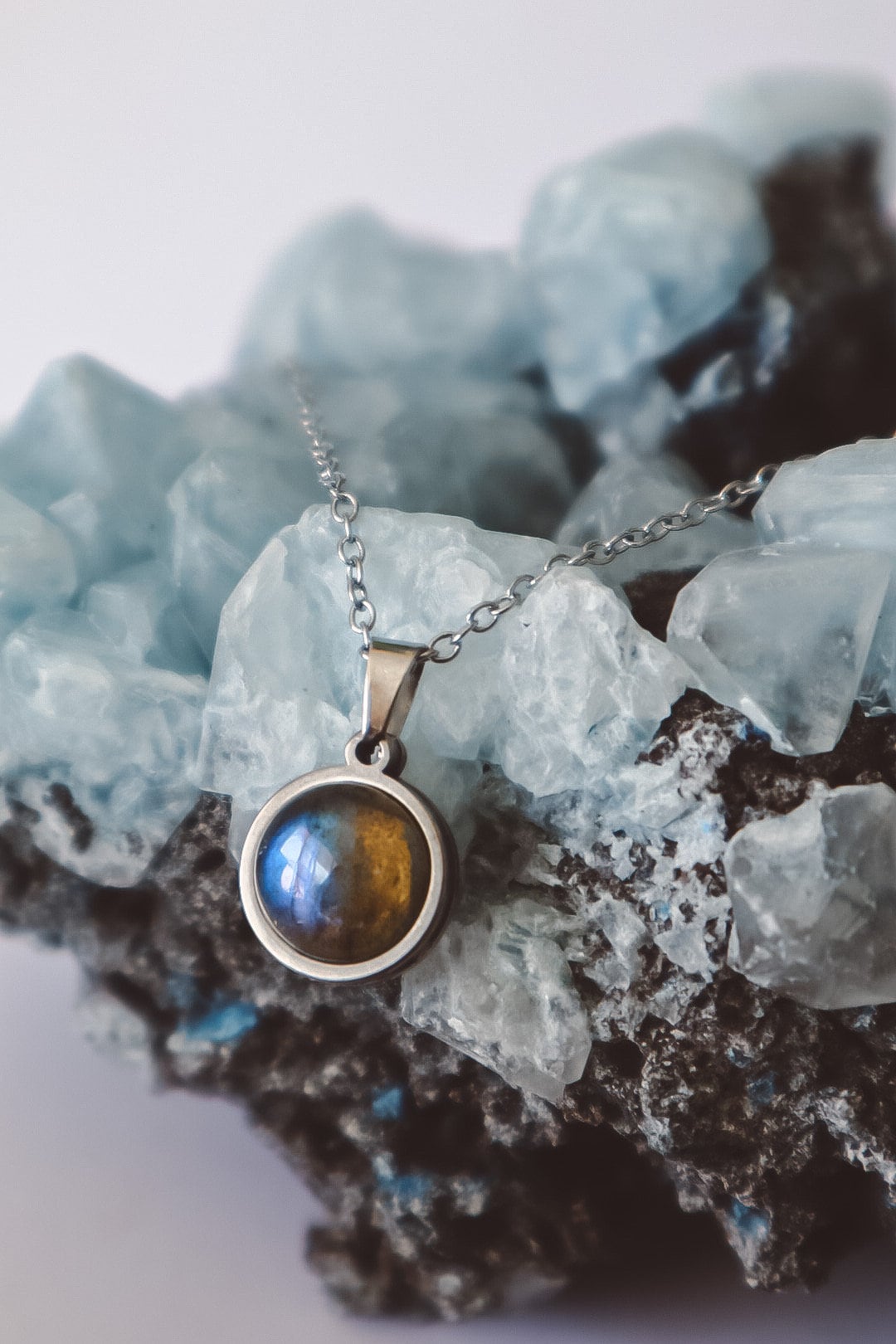 Blue Labradorite Pendant Necklace - Silver