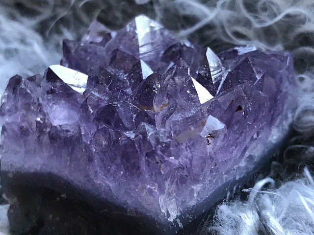 Amethyst - s  o  l  i  s  t  i  a  l