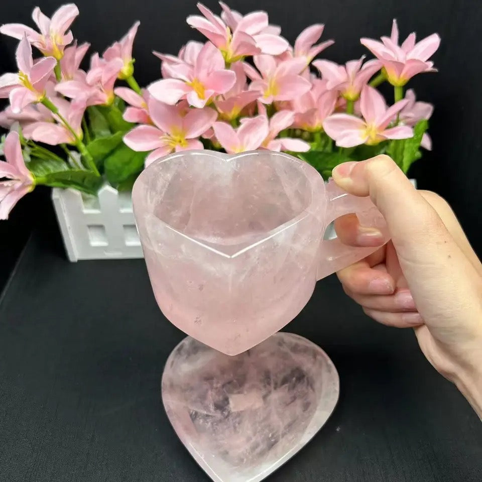 Ensemble de tasses à thé en forme de cœur en quartz rose