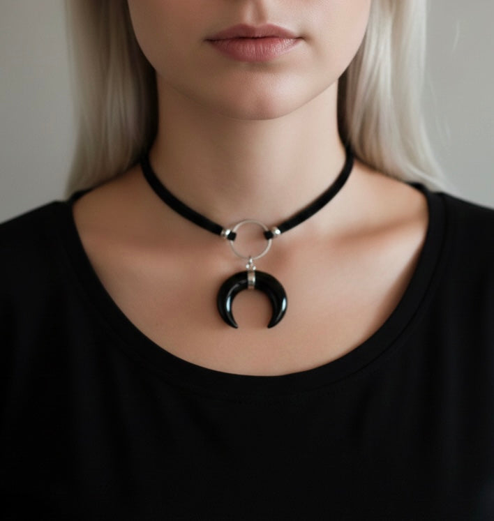 ASTRA Black Onyx Horn O Ring Choker Silver