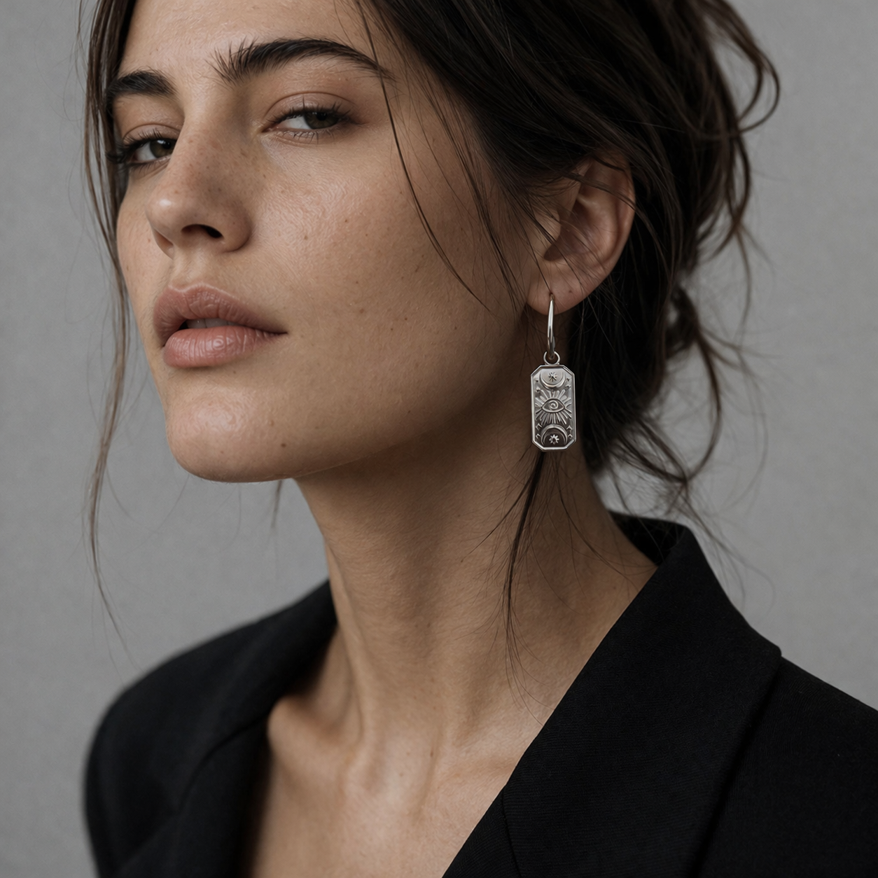 Boucles d'oreilles créoles pendantes en argent avec breloque mauvais œil LUNAR GAZE