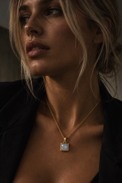 VARG Rainbow Moonstone Square Necklace Gold