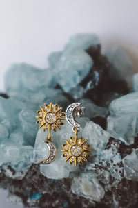 Sun and Moon Dangling Mismatch Earrings - Gold 925 Silver