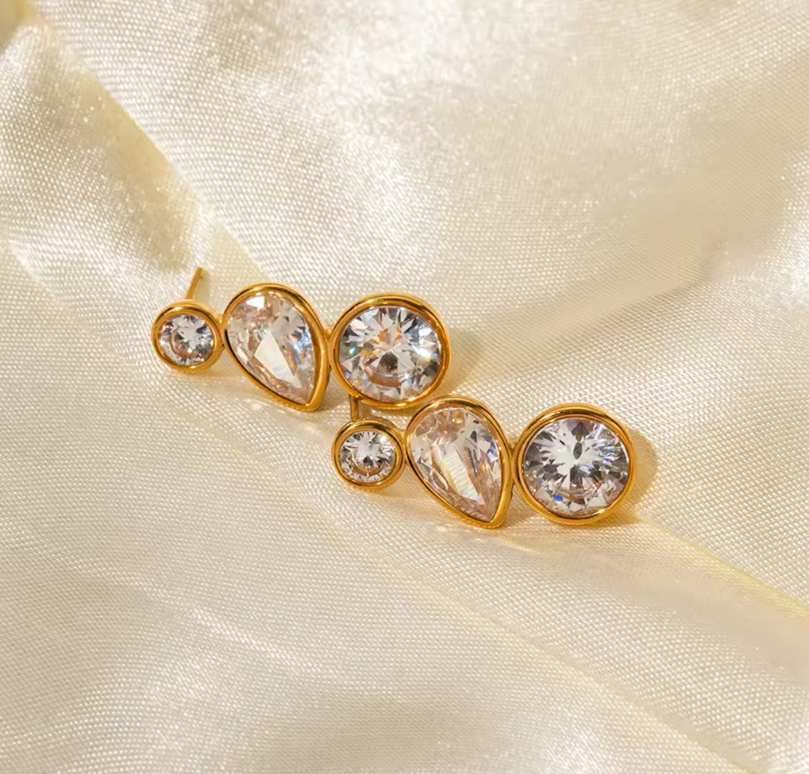 NICOLE Zircon Earrings Gold