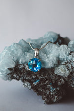 Load image into Gallery viewer, Sky Blue Topaz Faceted Pendant Necklace - 925 Silver

