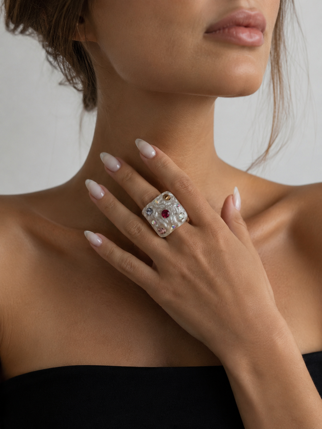 LUSTRE Rhinestone Resin Ring White