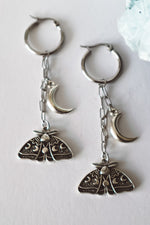 Load image into Gallery viewer, NUIT Moon Moth Charm Chain Earrings Silver
