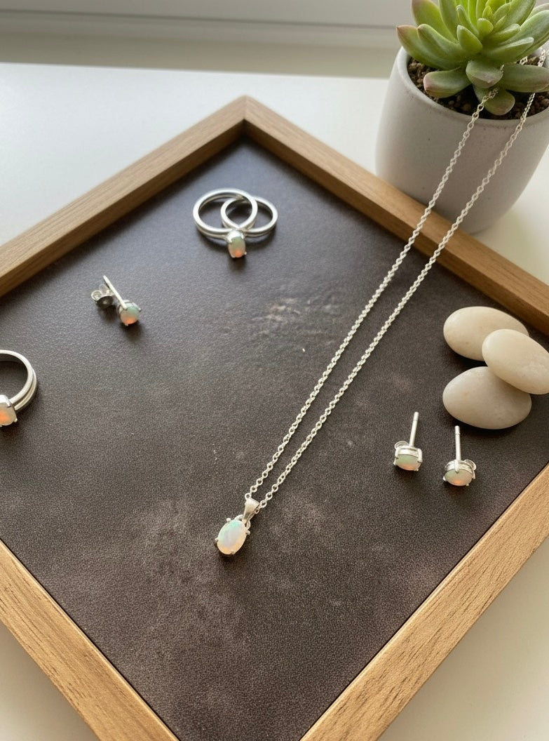 Collier délicat AURAE en opale éthiopienne et argent 925