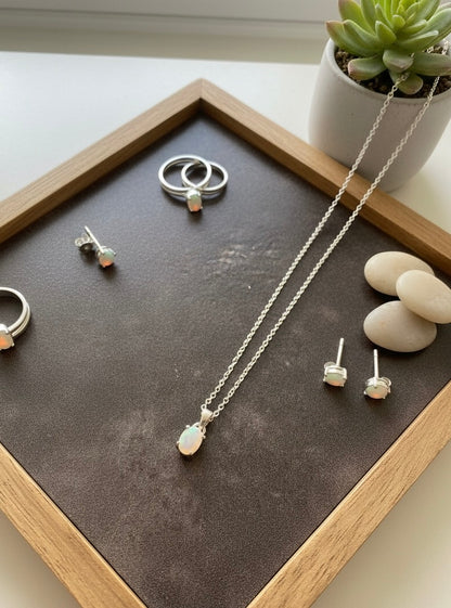 Collier délicat AURAE en opale éthiopienne et argent 925