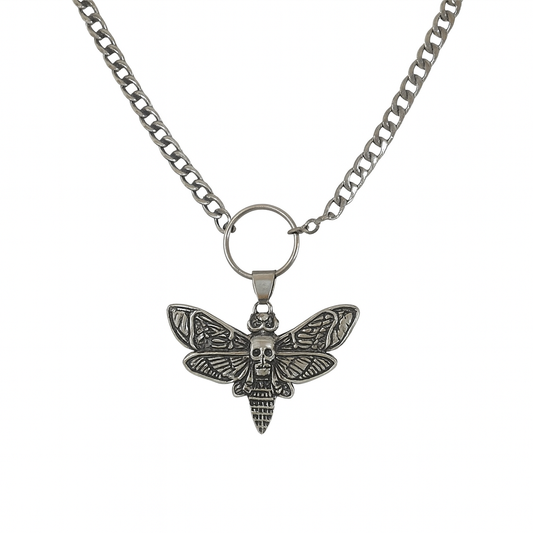 Collier ras du cou avec pendentif papillon de nuit en argent avec tête de mort