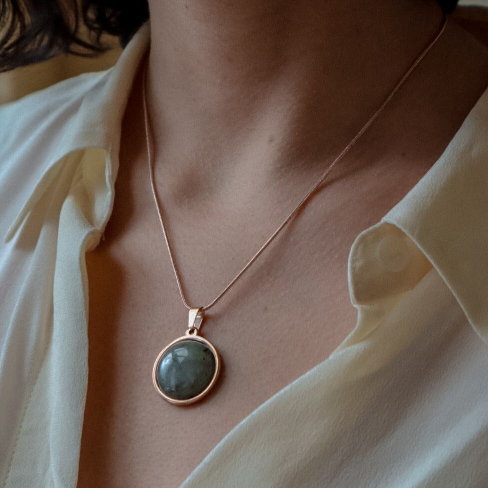 IMAGINE Grey Labradorite Necklace Rose Gold