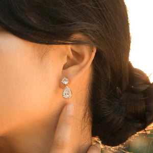 Boucles d'oreilles pendantes SERENA en zircone Doré