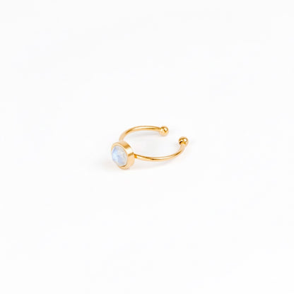 ODESSA Facettierter Regenbogenmondsteinring Gold